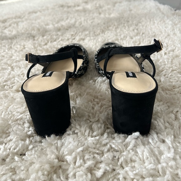 8 1/2 ADE SLINGBACK BLACK AND WHITE HEALS - Picture 4 of 10